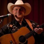 [dir-first sanitize=1]